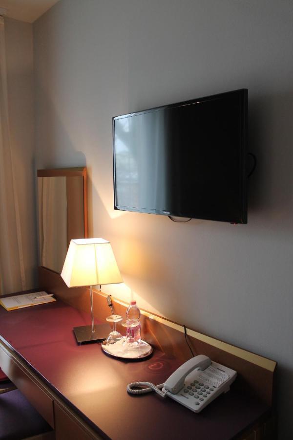 Szent Gellert Hotel İstolni Belgrad Dış mekan fotoğraf