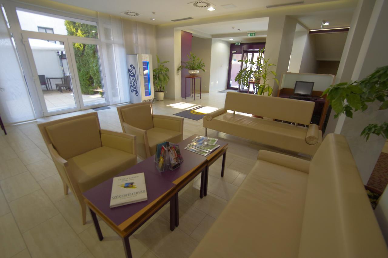 Szent Gellert Hotel İstolni Belgrad Dış mekan fotoğraf